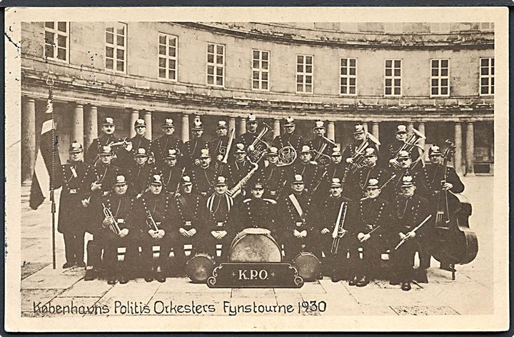 Købh., Politigården med Københavns Politis Orkesters Fynstourne 1930. Stenders no. 64958. Fra deltager. Kvalitet 8
