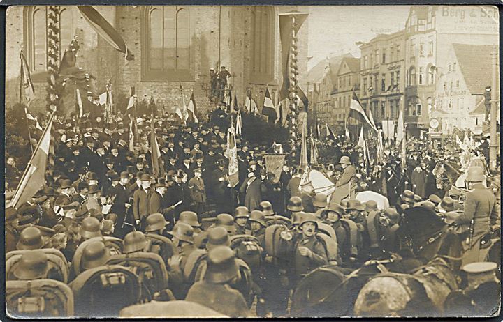 Genforening. Flensburg. De tyske tropper forlader afstemningsområdet d. 24.1.1920. Fotokort u/no. Kvalitet 7