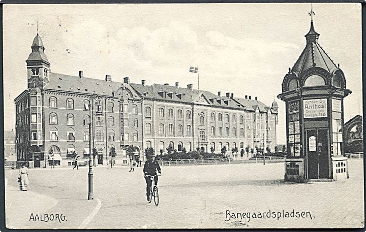Aalborg, Banegaardspladsen med telegramkiosk. Stenders no. 15437. Kvalitet 8