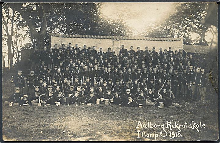 Aalborg, Rekrutskole 1. Comp. 1915. Fotokort u/no. Kvalitet 7