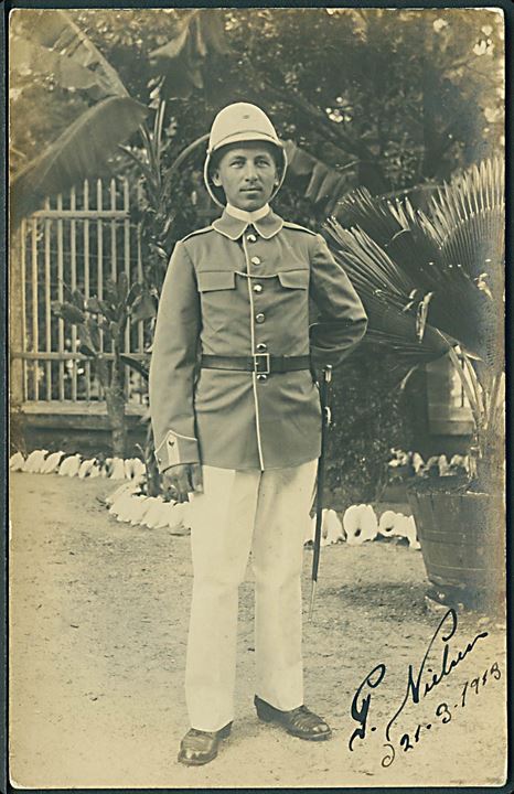 D.V.I., militær. Portræt af Gendarm. Signeret G. Nielsen d. 21.3.1913. Fotokort u/no. Kvalitet 7