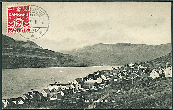 Færøerne. Udsigt med fjord og bebyggelse. No. 17595.  Kvalitet 8