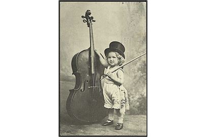 Pige med cello. No. 108/3.