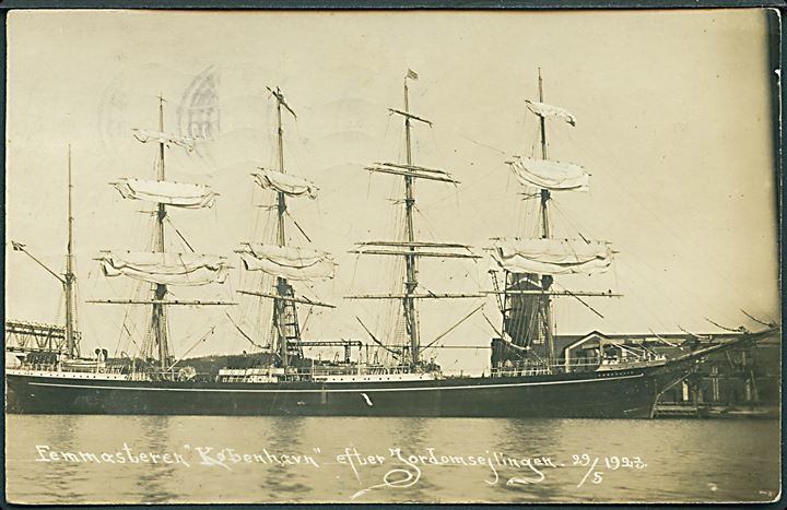 “København”, 5-mastet bark, skoleskib tilhørende ØK. Efter jordenomsejlingen d. 29.5.1923. Fotokort. Kvalitet 7