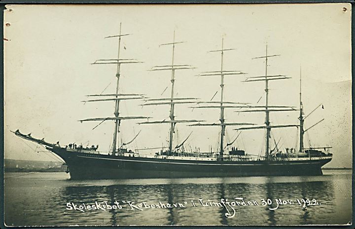 “København”, 5-mastet bark, skoleskib tilhørende ØK i Limfjorden d. 30.11.1919. Fotokort u/no. Nålehuller. Kvalitet 6
