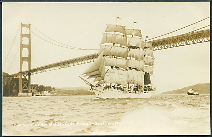 “Danmark”, skoleskib under Golden Gate broen ved San Francisco. Fotokort u/no. Kvalitet 8