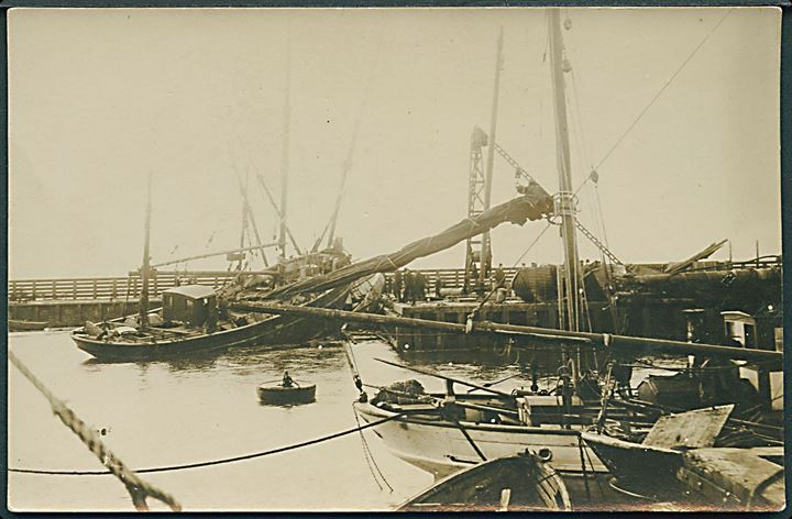 Esbjerg, stormskader efter orkanen 1909 (?). Fotokort u/no. Kvalitet 7