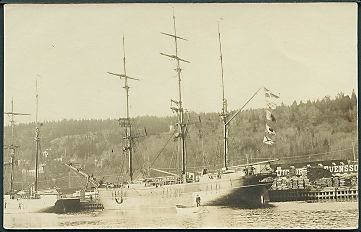 “Svanen”, 3-mastet barkskib af Aalborg. Forlist i Nordsøen d. 3.11.1908. Fotokort u/no. Kvalitet 8