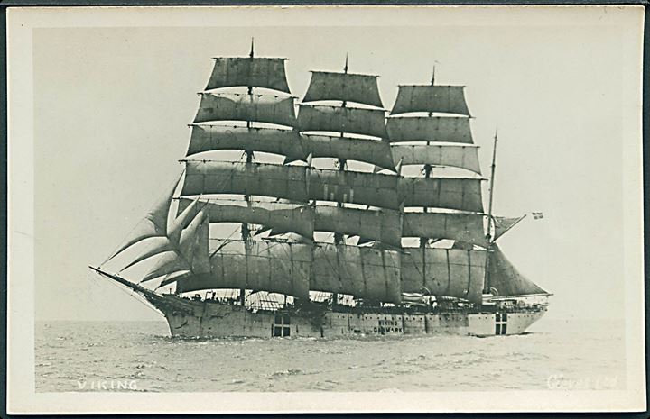 “Viking”, 4-mastet bark, skoleskib i neutralitetsbemaling. Fotokort u/no. Cieves Ltd. u/no. Kvalitet 8