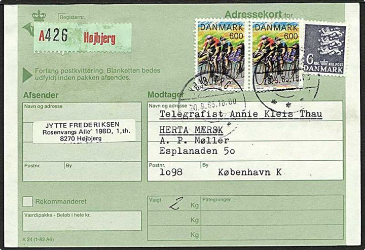 6 kr. Rigsvåben og 6 kr. Sport (par) på adressekort for pakke fra Højbjerg d. 20.9.1985 til skibet Herta Mærsk via rederi i København. 1 mærke med mgl. hjørne.