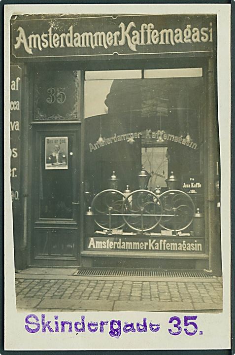 Amsterdammer Kaffemagasin, Skindergade 35 i København. Fotokort u/no. 