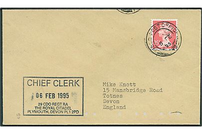 25d Elizabeth på feltpostbrev med svagt stempel Field Post Office 795 d. 6.2.1992 til Totnes, England. Rammestempel Chief Clerk 29 CDO REGT RA d. 6.2.1995. Fra britisk manøvre i Bardufoss, Nordnorge. (BFPO 518).