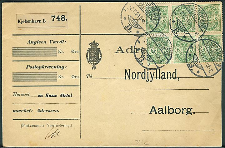 5 øre Våben i 6-blok på adressebrev for pakke fra Kjøbenhavn d. 2.11.1904 til Aalborg. Et mærke med stor hvid plet skudhul i løve.