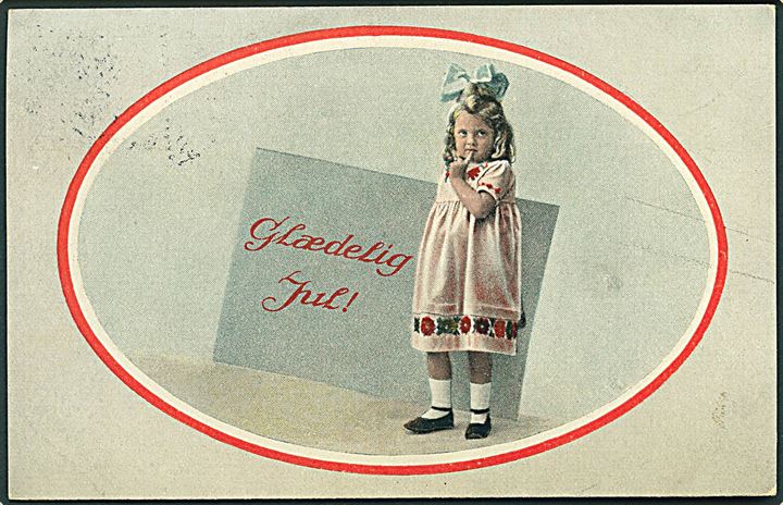 Glædelig Jul. Pige iført lyserød kjole og lyseblå sløjfe i håret. Stenders no. 95048.  