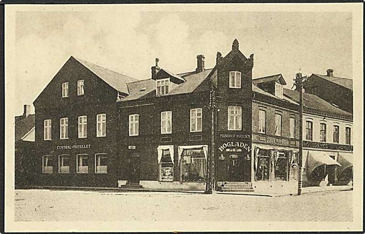 Central Hotellet og M. Poulsens Bogladen. Stenders no. 57912.