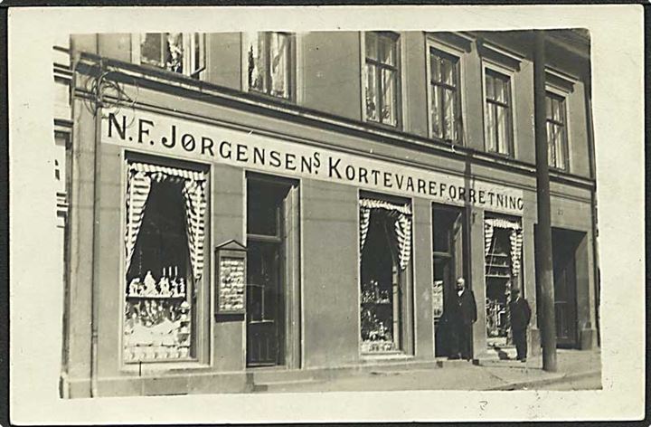 N.F. Jørgensens kortevareforretning. Fotokort u/no.