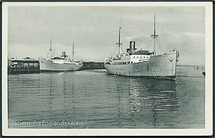 Esbjerg havn med Englandsbådene Parkston og Esbjerg. Stenders Esbjerg no. 11.