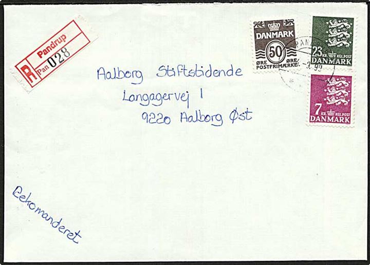 50 øre Bølgelinie, 7 kr. og 23 kr. Rigsvåben på anbefalet brev annulleret med postsparestempel Pandrup d. 14.9.1990 til Aalborg Øst.