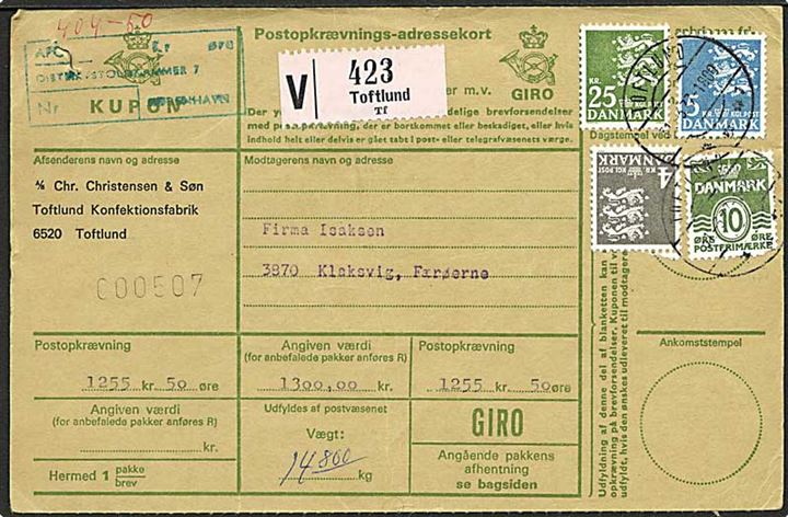 10 øre Bølgelinie (mgl. hjørne), 4 kr., 5 kr. og 25 kr. Rigsvåben på 34,10 kr. frankeret postopkrævnings-adressekort fra Toftlund d. 31.3.1977 til Klaksvig, Færøerne.