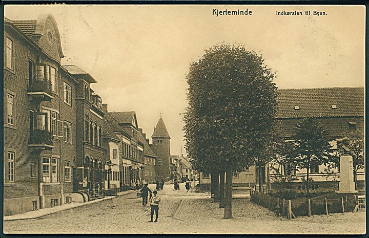 Indkørslen til Kjerteminde By. Johs. Brorsens Forlag no. 1302. 