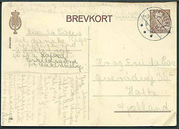 20 øre Fr. IX helsagsbrevkort (fabr. 186) sendt fra pigespejder på D.D.P.'s (Det Danske Pigespejderkorps) Lejr 2. Holte Trop Eskildsgård pr. Aakirkeby d. 29.6.1954 til Holte. Fold.