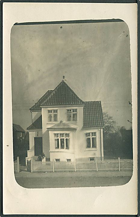 Odense, Fasanvej 13. Fotokort brugt d. 06-04-1921. 