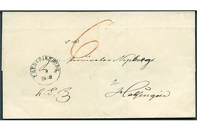 1852. Tjenestebrev mærket K.T. med 1½ ringsstempel Frederiksborg. d. x.8.1852 til Helsingør. Påskrevet 6 sk. porto.