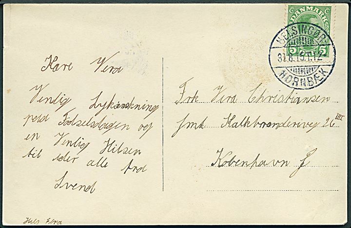 5 øre Chr. X på brevkort (Gruppe unge idrætsfolk) annulleret med bureaustempel Helsingør - Hornbæk T.12 d. 31.8.1915 til København.