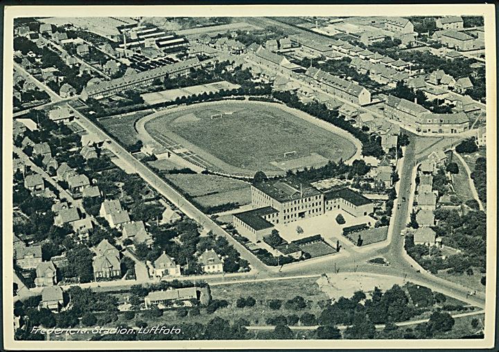 Luftfoto over Fredericia Stadion. Rudolf Olsens Kunstforlag no. 7179. 