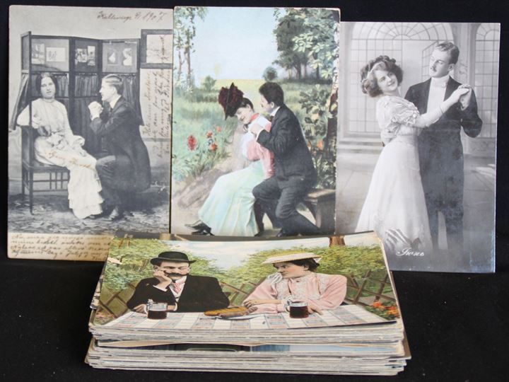 Romantik. 50 ældre postkort, nogle med frimærker.