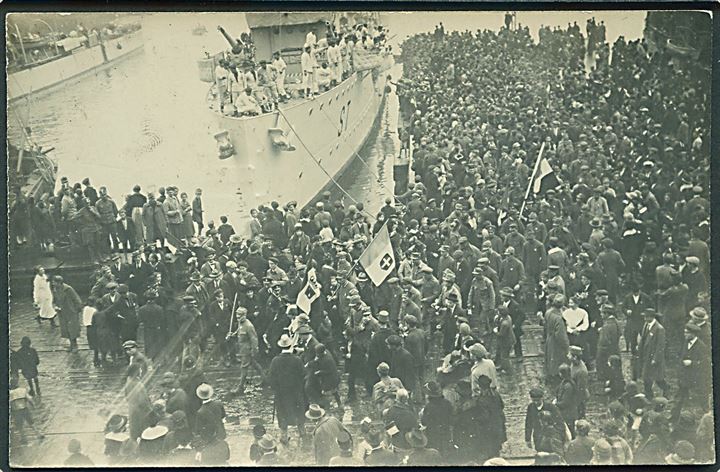 Italiensk destroyer Francesco Stucco (ST) i Fiume. Uadresseret fotokort med 5 c. og 10 c. Fiume udg. stemplet Fiume d. 12.9.1920.