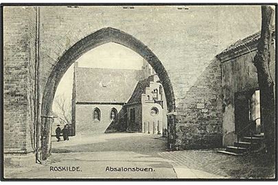 Parti fra Absalonsbuen i Roskilde. J. Brandt no. 10102.