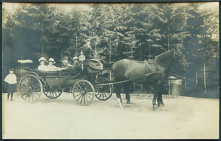 Udflugt i hestevogn i Aarhus d. 9.8.1911. Fotokort u/no.