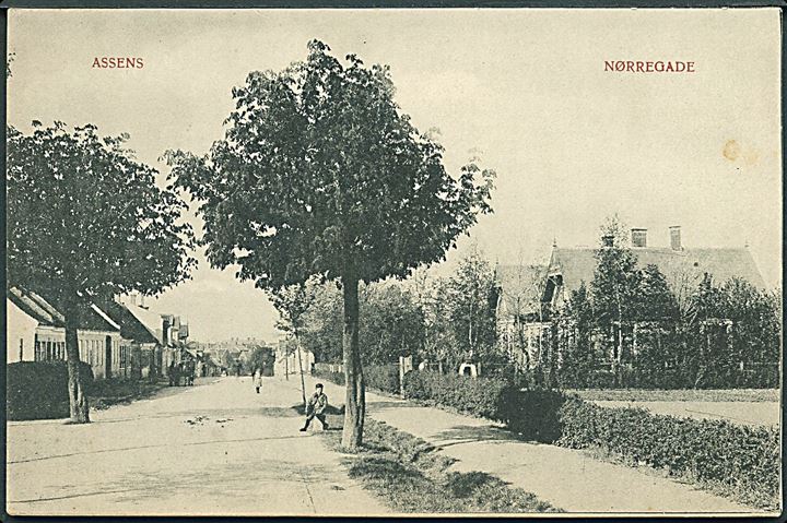 Assens, Nørregade. Frederik Plums Boghandel no. 4011. 