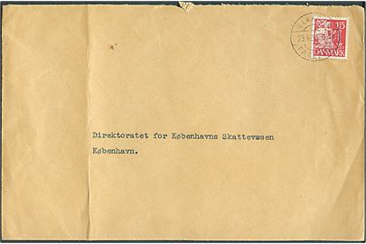 15 øre Karavel på brev stemplet Klaksvig Færøerne d. 29.8.1939 til København. På bagsiden officielt stempel: (krone)/Norderøernes Syssel. Fold.
