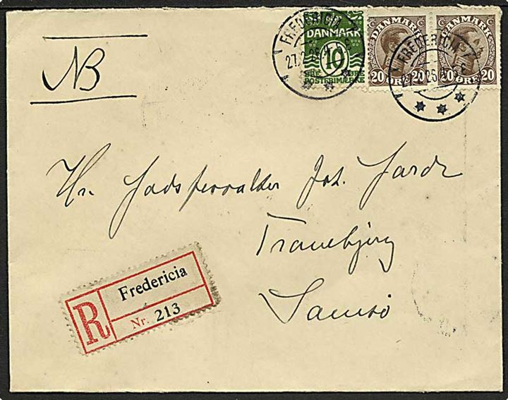 10 øre Bølgelinie og 20 øre Chr. X (par) på anbefalet brev fra Fredericia d. 27.2.1926 til Tranebjerg, Samsø. Ank.stemplet på bagsiden.