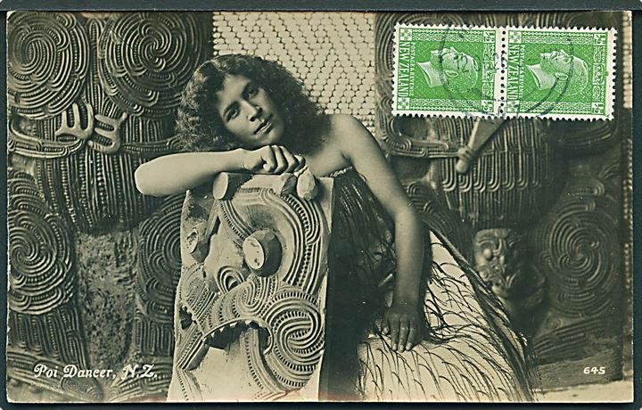 ½d George V i parstykke på billedside af brevkort (Poi Dancer) fra Wellington d. 12.10.1926 til København, Danmark.