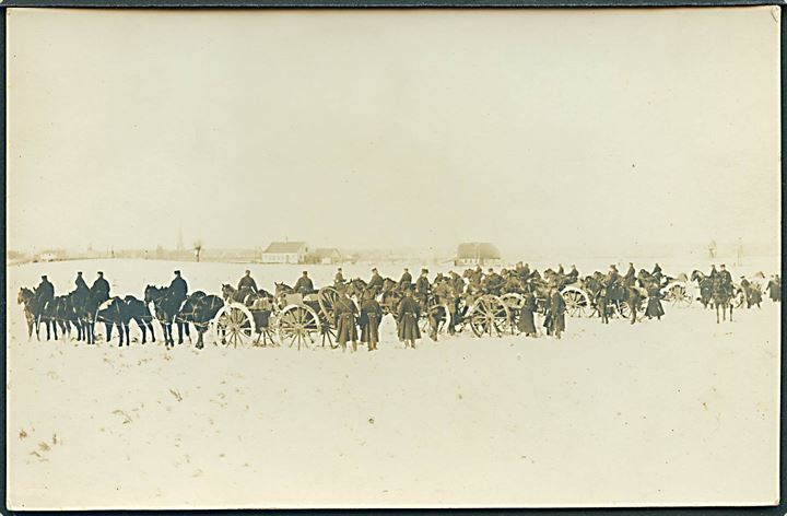 Soldater ved Ejbylejren i sne under skiringsstyrken. Fotokort Behnke, Nyborg u/no. 