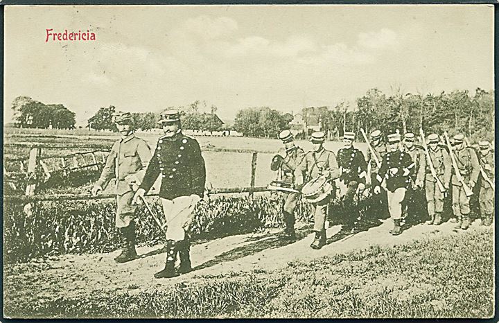 Fredericia. Kompagni soldater på march. Grønholts Grønne Fredericiakort u/no.