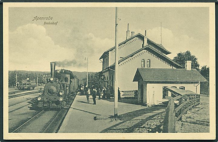 Aabenraa, jernbanestation med ankommende damptog. A. Wohlenberg no. 10403. Kvalitet 9