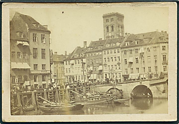Købh., Højbro Plads. Fotografi fra Budtz Müller & Co. Fotografiske Institut ca. 1870. 6½x9½ cm. Kvalitet 6