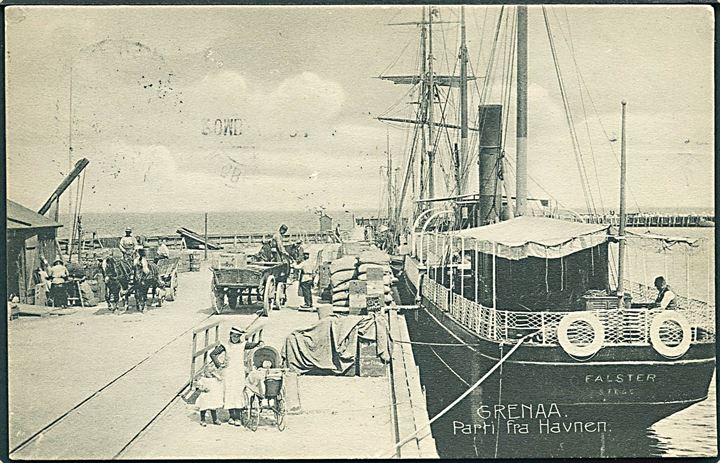 Grenaa, havneparti med S/S “Falster” af Stege (DFDS). Stenders no. 3812. Kvalitet 8