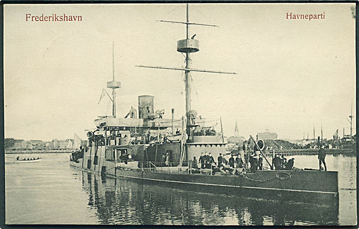 Dansk marine. “Olfert Fischer”, kystforsvarsskib (1905-1936), i Frederikshavn. Knudstrup u/no. Kvalitet 9