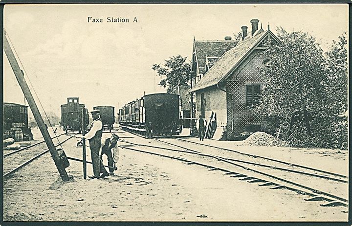 Faxe station med togvogne. P. N. Tinglef no. 220. Kvalitet 8
