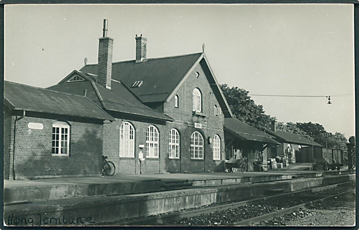 Høng, jernbanestation. Fotokort u/no. Kvalitet 9