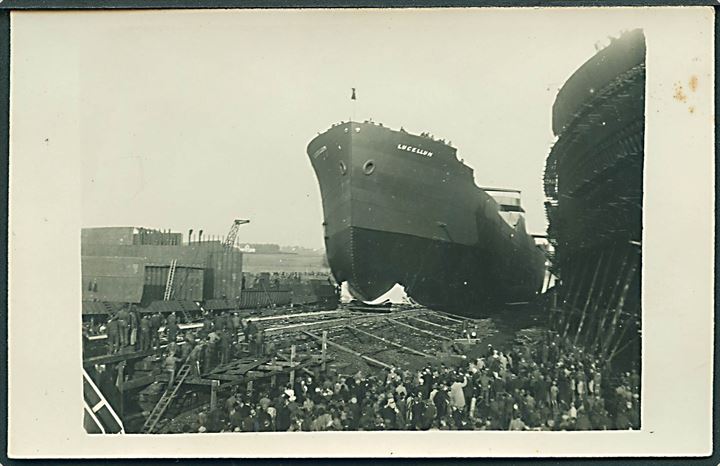 Odense, søsætning af britiske tankskib M/S “Lucellum” fra Odense Stålskibsværft d. 29.10.1938. Fotokort u/no. Kvalitet 7