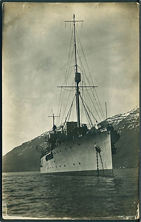 Dansk marine. “Fylla”, inspektionsskib i Nordfjord på Island. Fotokort u/no. Kvalitet 6