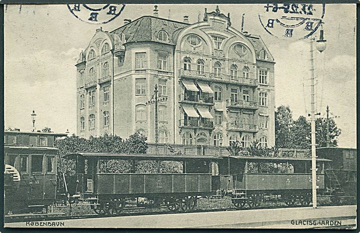 Købh., Østbanegade med togvogne og Glacisgaarden. A. Vincent no. 322. Kvalitet 7