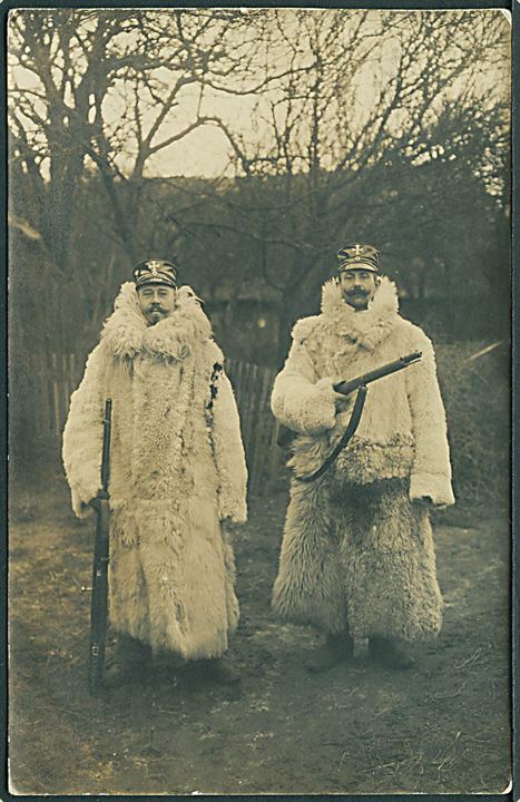 Tysk vagtmandskab i vinterudrustning. Anvendt fra Hörup på Als til Højer 1915. Fotokort u/no. Kvalitet 7