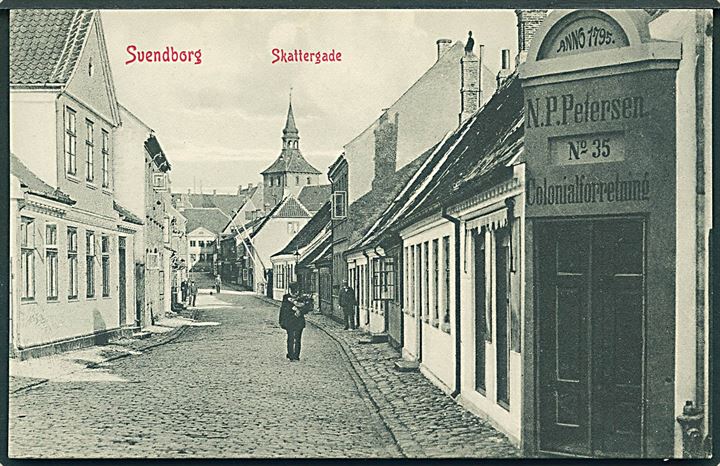 Svendborg, Skattergade med N. P. Petersens Colonialhandel. Warburg no. 4616. Kvalitet 9
